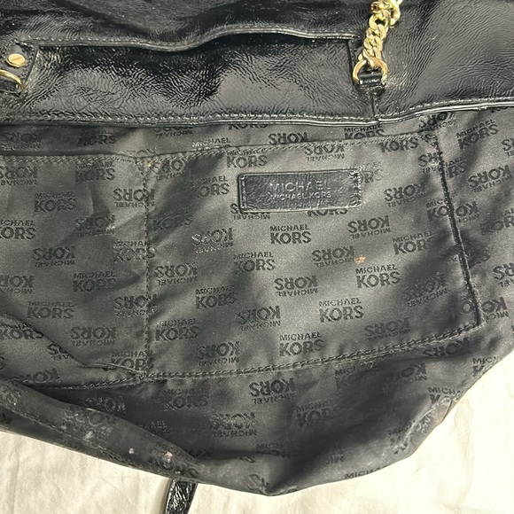 MICHAEL KORS Jet Set Gold Chain Black patent leather tote bag. - Picture 11 of 14